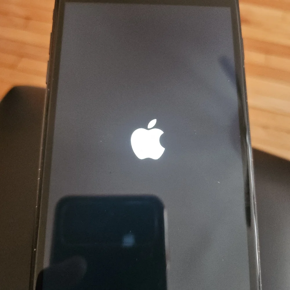 Apple iPhone 8 - Silver